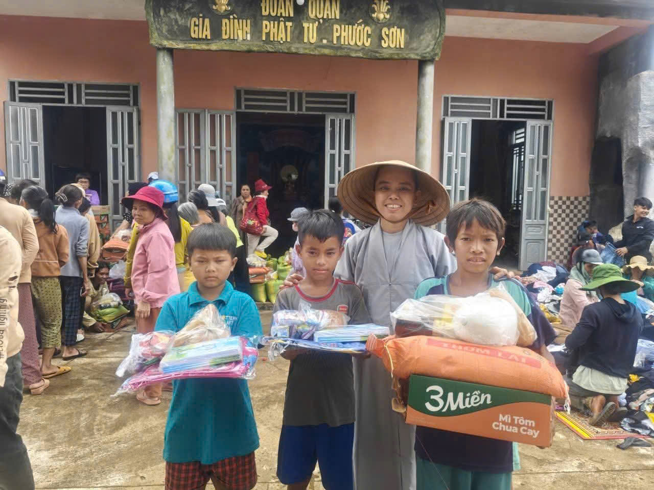 Chùa Phước sơn phát quà từ thiện nhân mùa Vu lan báo hiếu PL. 2569 - DL. 2025